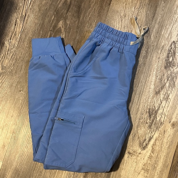 Figs High Waisted Uman Relaxed Jogger Scrub Pants - Picture 4 of 4